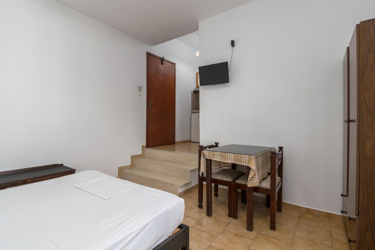 Tilemachos Rooms & Studios Adamantas  Esterno foto